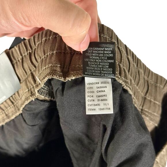 Hot Topic NWT Men's Small HT Denim Brown Jogger Shorts Drawstring Raw Hem - Picture 7 of 11